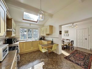 Photo 16- click for photo gallery